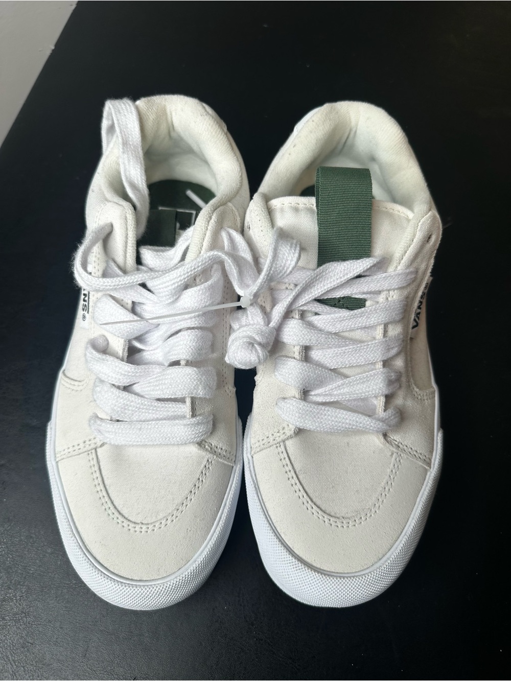 NEW vans womenโs 8.5- menโs 8